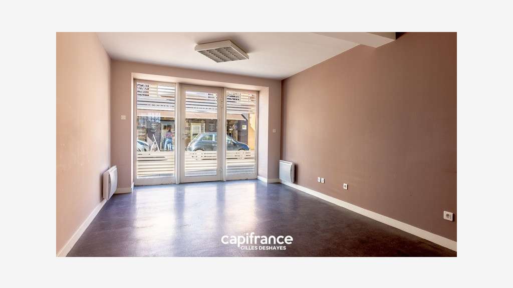 AV local cial de 129m² rue Pasteur à Villié-Morgon