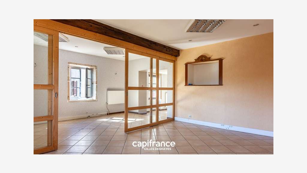AV local cial de 129m² rue Pasteur à Villié-Morgon