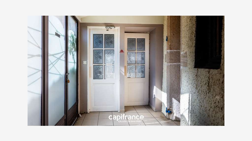 AV local cial de 129m² rue Pasteur à Villié-Morgon