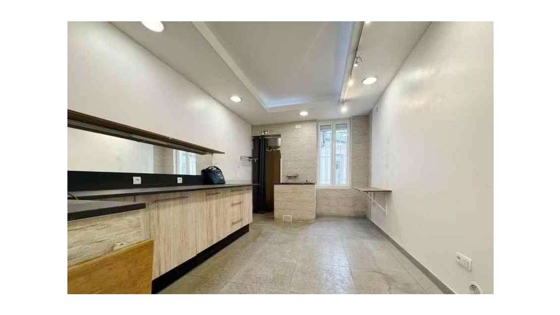 AV murs commerciaux de 35m² à Vincennes