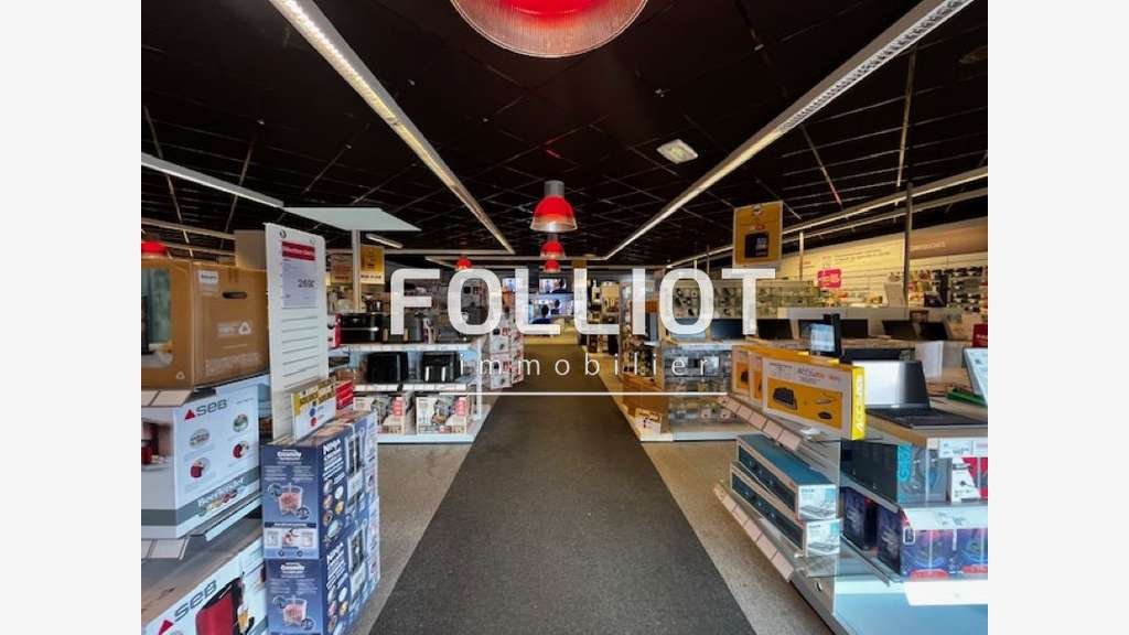 A vendre Local commercial Vire Normandie 760 m2