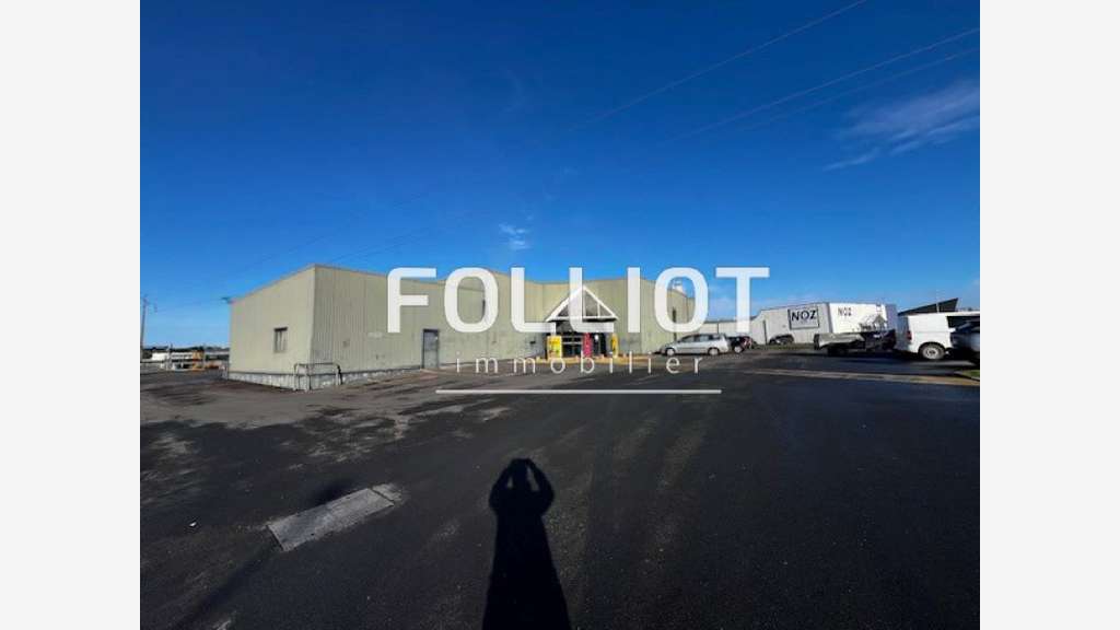 A vendre Local commercial Vire Normandie 760 m2