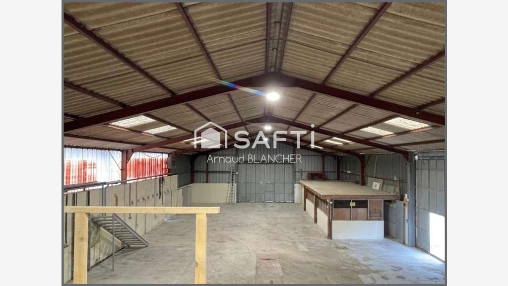 AV bâtiment atelier bureaux 500m² Voeuil-et-Giget