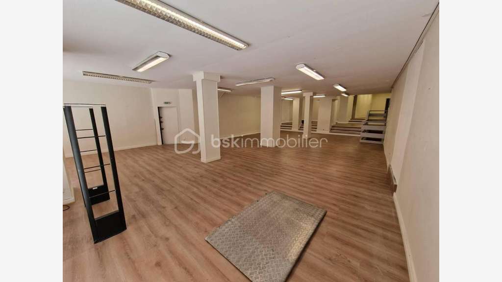 Vente murs commerciaux 217m² à Voiron centre