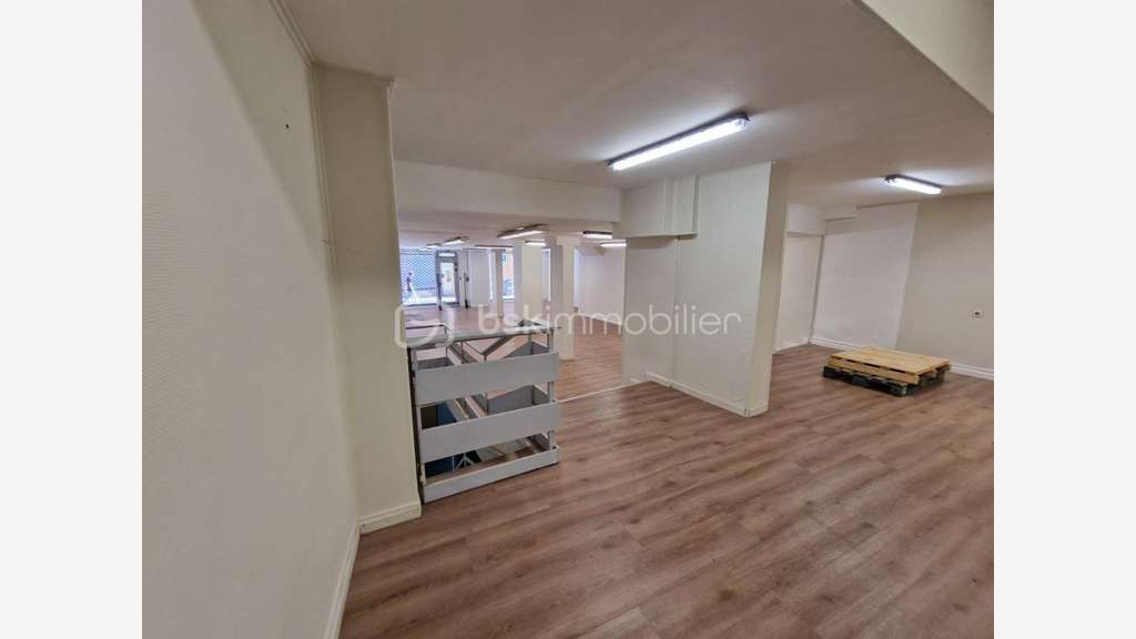 Vente murs commerciaux 217m² à Voiron centre