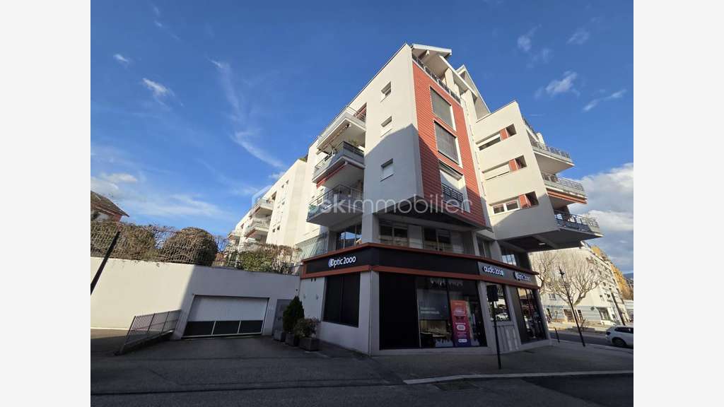 Vente local d'activité 85m² à Voiron hyper centre