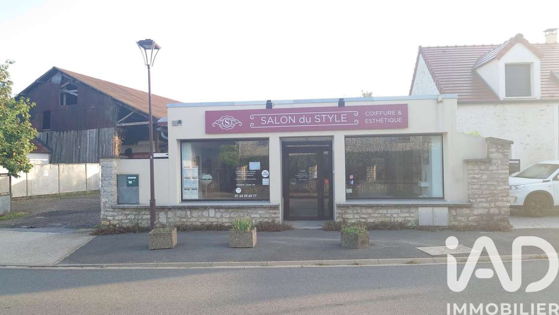 Local commercial à Voisenon