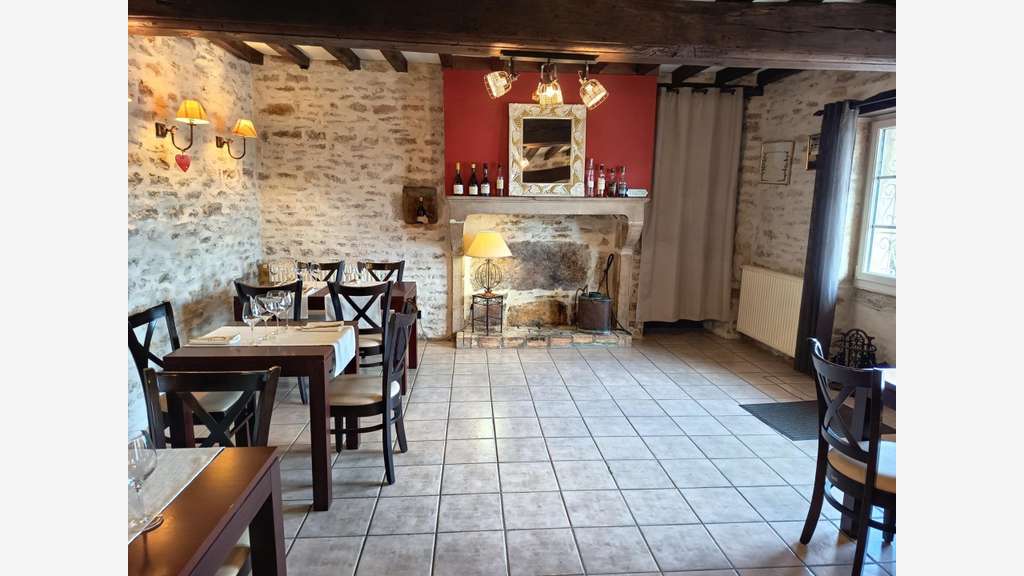AV local commercial 144m² face vignobles à Volnay