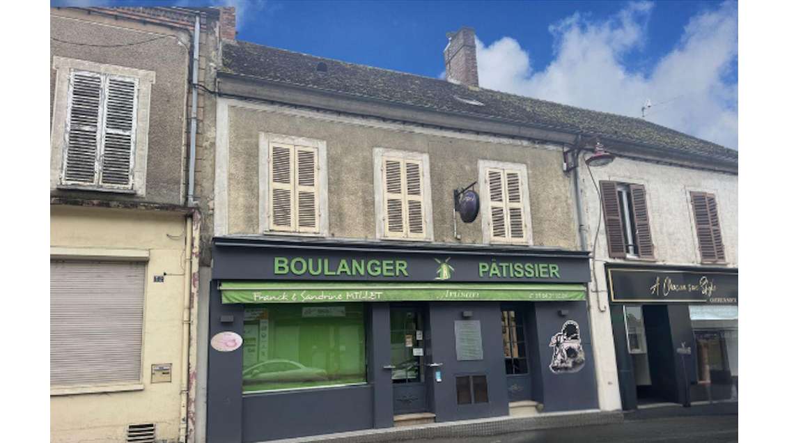 Vente murs commerciaux 244m² et logement à Voulx