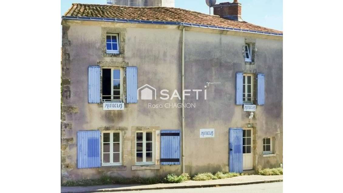 Vente local à Vouvant Plus beau village de FRANCE