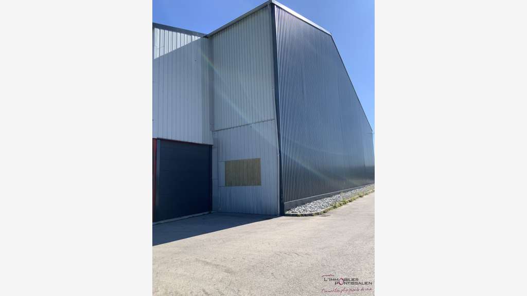 Vente bâtiment artisanal de 800m² à Pontarlier