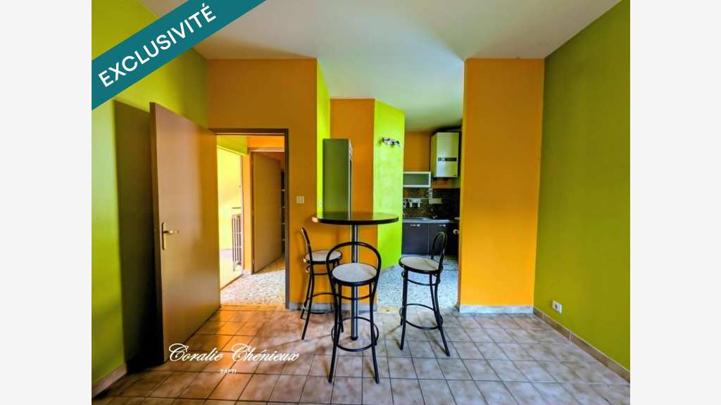 Vente local commercial rénové à Ydes