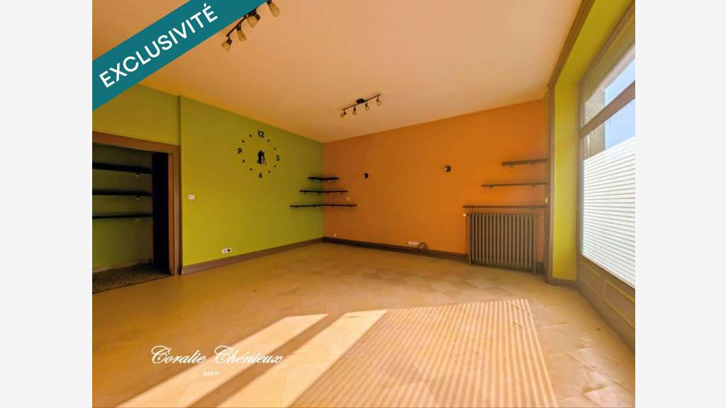 Vente local commercial rénové à Ydes