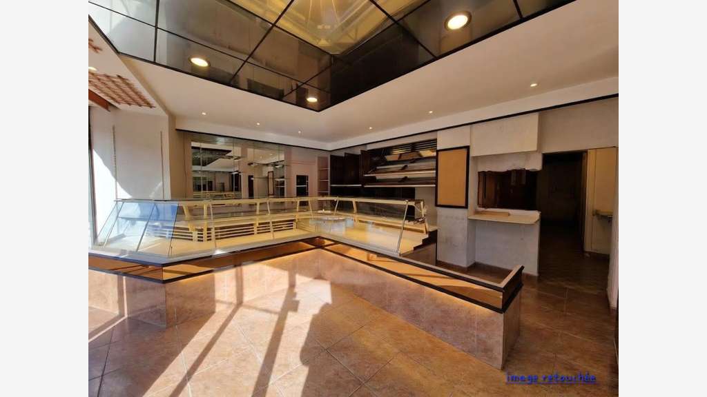Vente local 230m² sur deux niveaux à Bricquebec