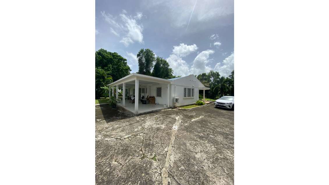 Vente bureaux 180m² au Lamentin Basse Gondeau