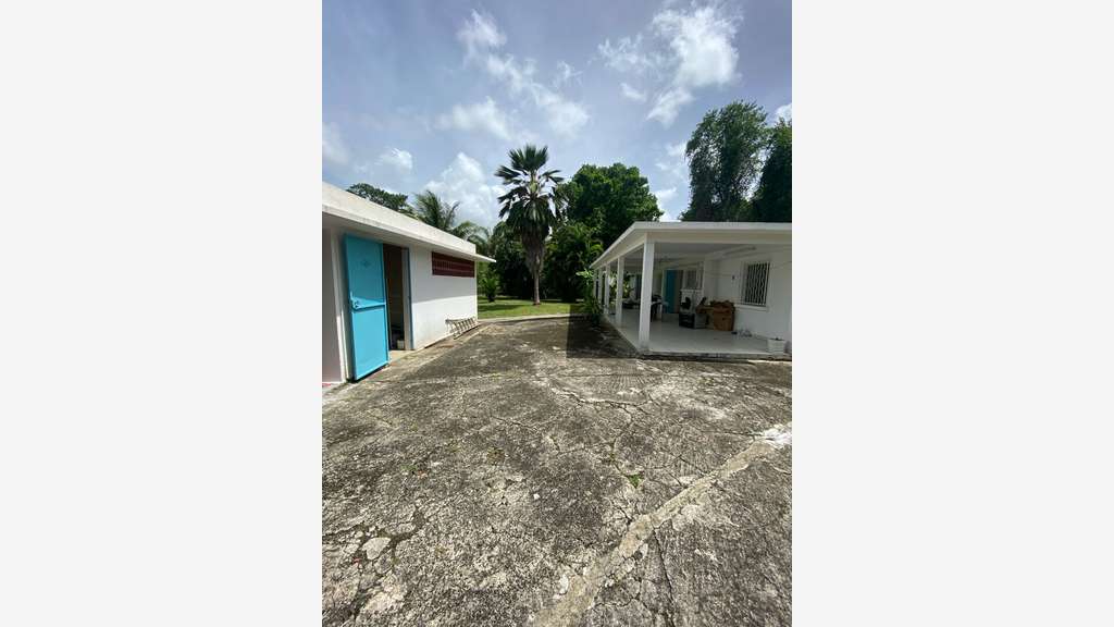 Vente bureaux 180m² au Lamentin Basse Gondeau