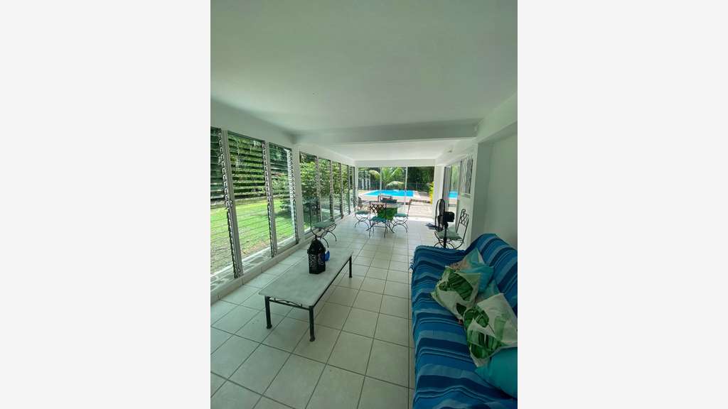 Vente bureaux 180m² au Lamentin Basse Gondeau