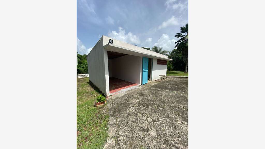 Vente bureaux 180m² au Lamentin Basse Gondeau