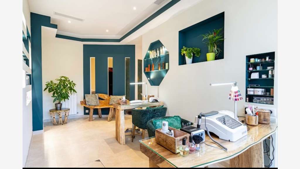 Vente local commercial 98m² à Cannes Montfleury