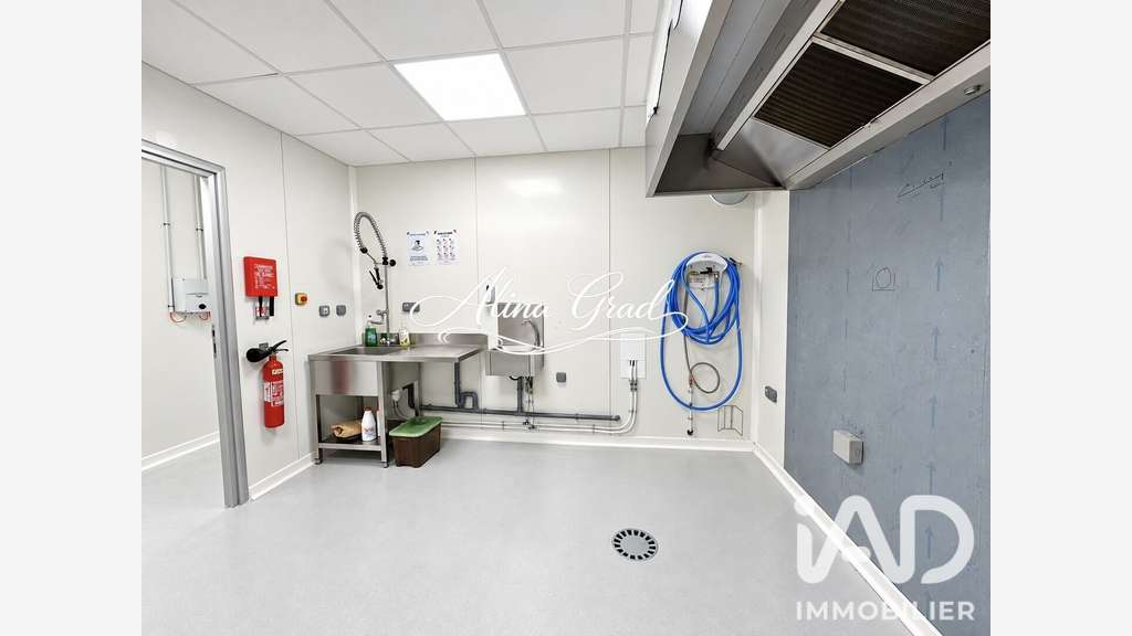 DAB local commercial 165m² à Carrières-sur-Seine