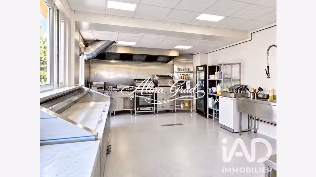 DAB local commercial 165m² à Carrières-sur-Seine