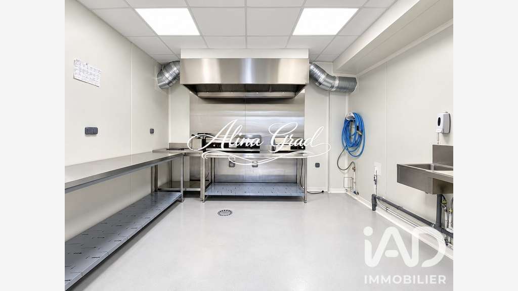 DAB local commercial 165m² à Carrières-sur-Seine