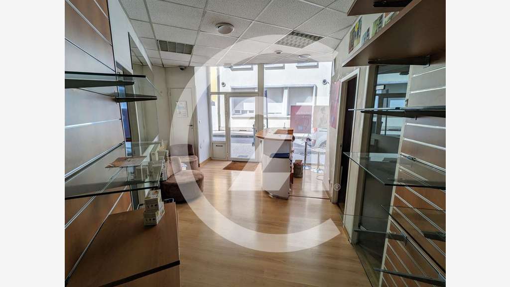 Vente local commercial 110m² à Valence centre
