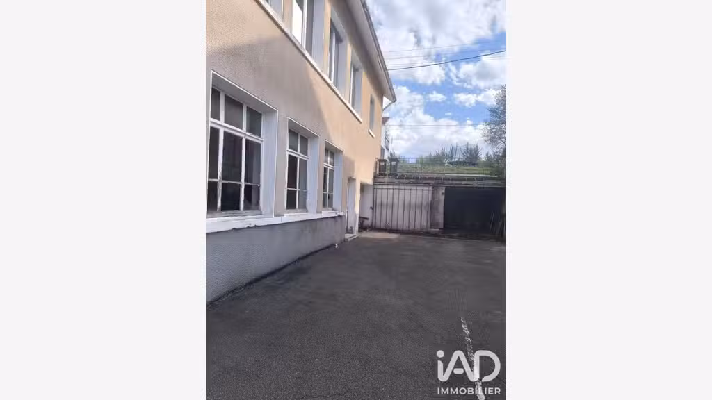 Vente local à fort potentiel 1350m² à Charquemont