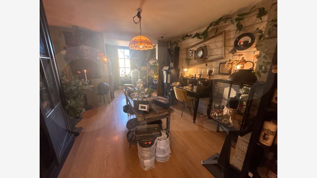 AV local 115 m² rue de la Madeleine à Châteaugiron