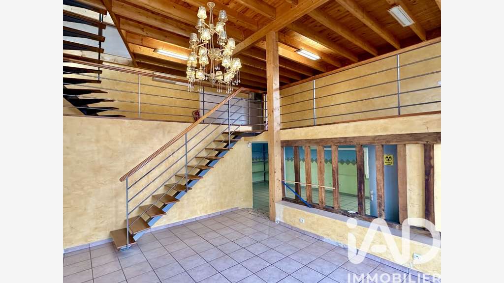 Vente local commercial 160m² à Couzeix