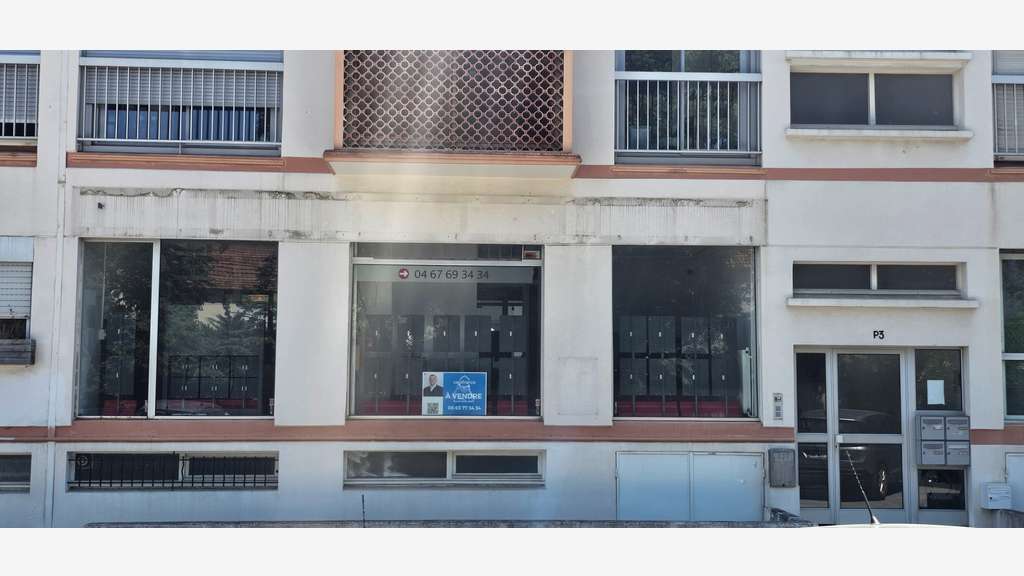 Vente local commercial 140m² Montpellier Av Maurin
