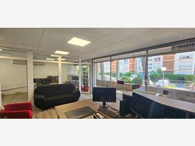Vente local commercial 140m² Montpellier Av Maurin