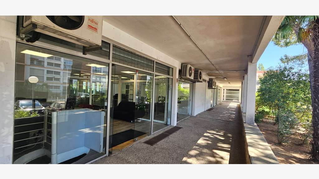 Vente local commercial 140m² Montpellier Av Maurin