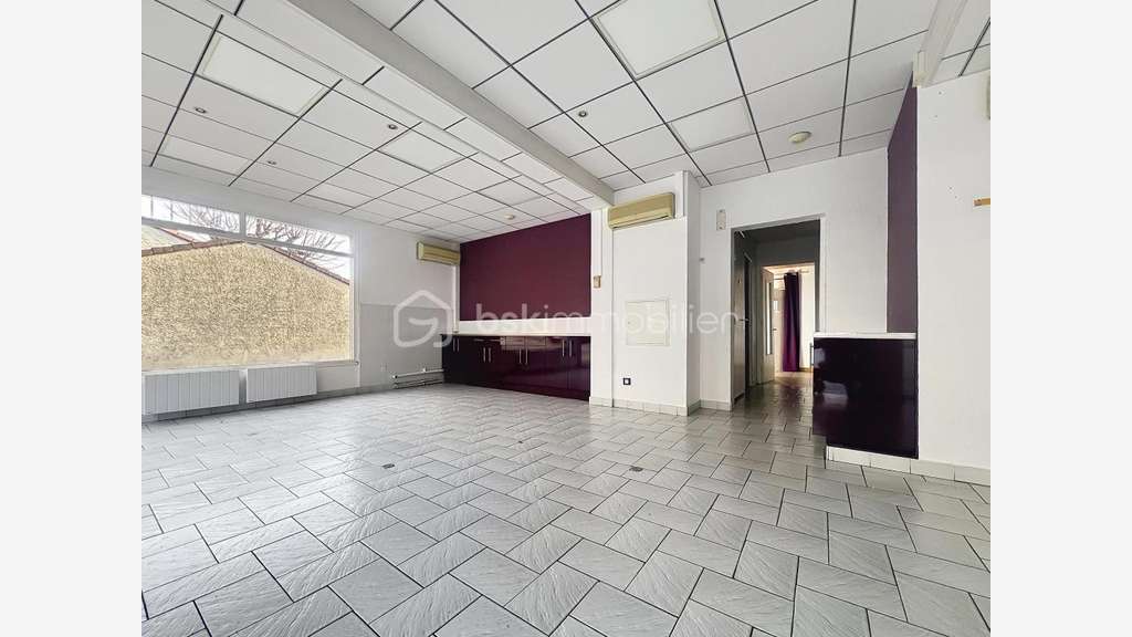 Vente local 58m² à Crolles Place des Passages