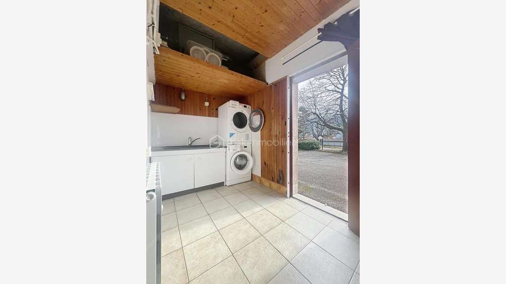 Vente local 58m² à Crolles Place des Passages