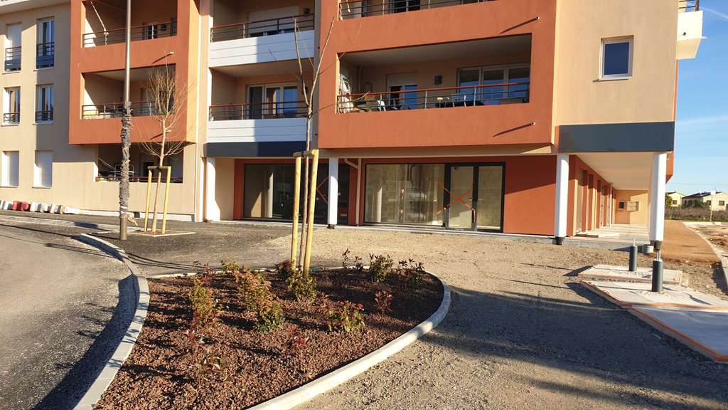 Vente local commercial bureau de 63m² à Cuers