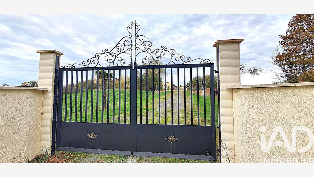 Vente local commercial 610m² à Dammartin-en-Serve