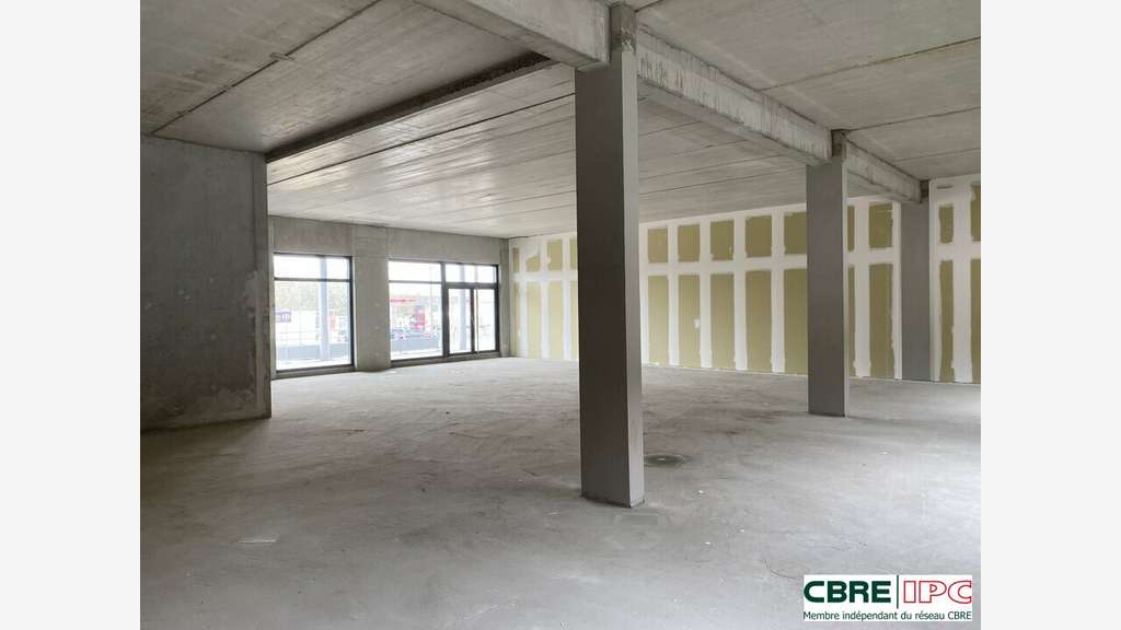 AV local commercial neuf 205m² proche Gare à Dax