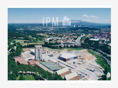 A vendre local commercial de 201m² à Gardanne