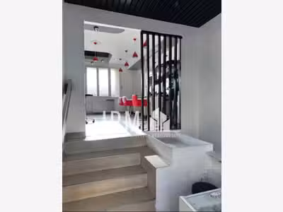 Vente local commercial de 80m² à Marseille 13004