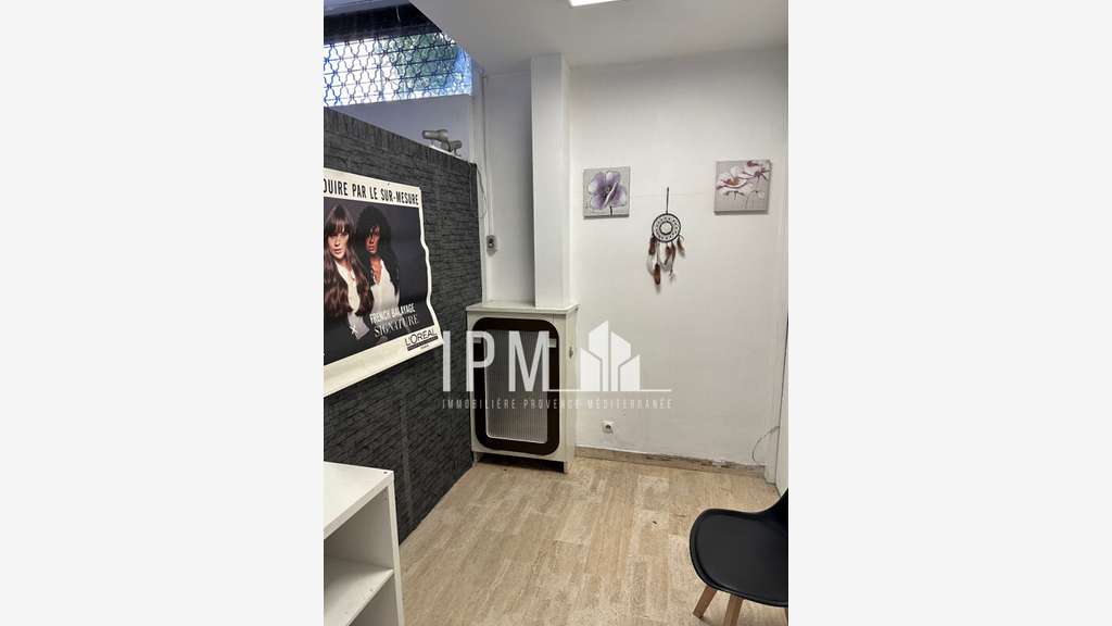 Vente local commercial de 80m² à Marseille 13004