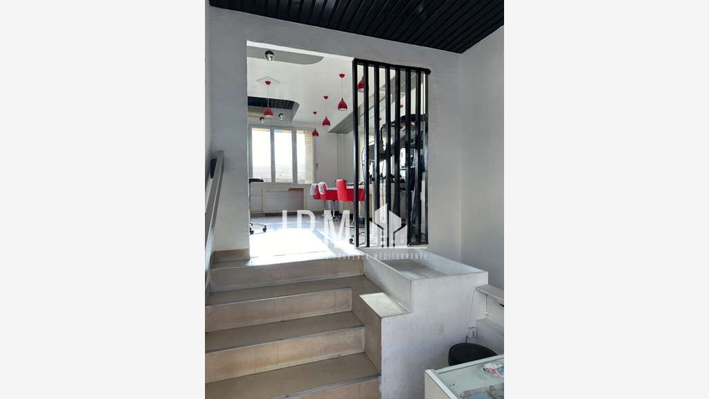 Vente local commercial de 80m² à Marseille 13004