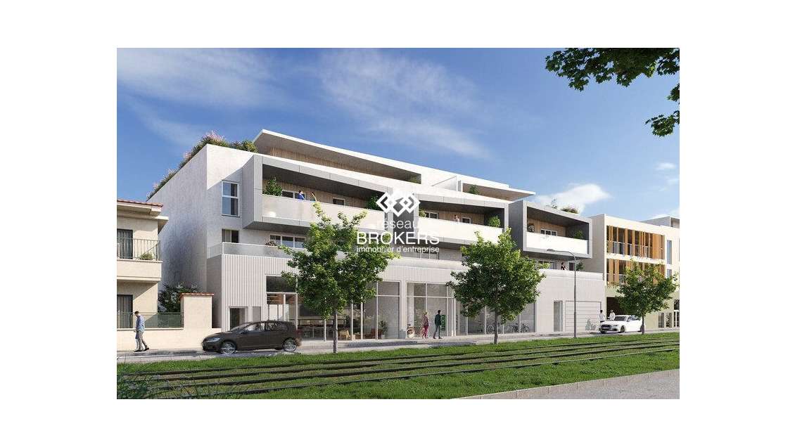 Local commercial de 87,11 m² + jardin 60,15 m² - A