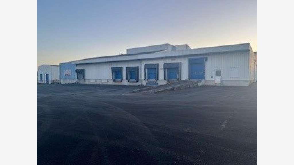 Vente local commercial 2680m² à Éguzon-Chantôme