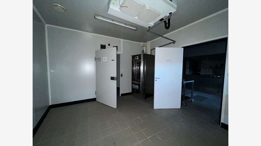 Vente local commercial 951m² à Eyrein en Corrèze
