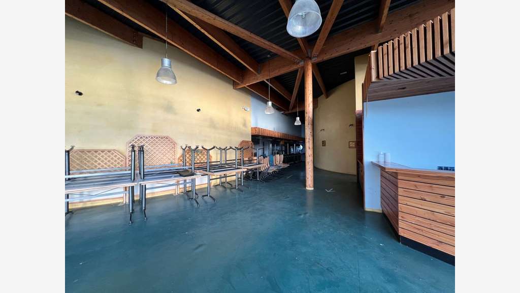 Vente local commercial 951m² à Eyrein en Corrèze