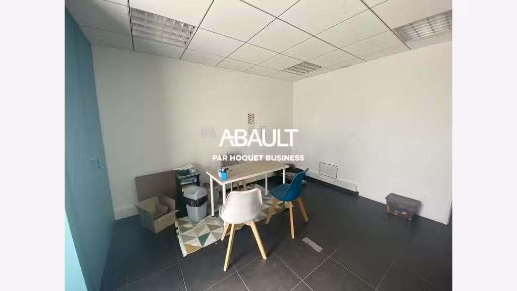 A vendre local commercial libres 50m² à Frouzins