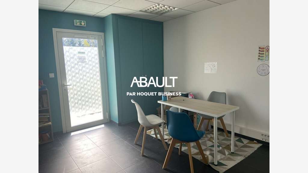 A vendre local commercial libres 50m² à Frouzins