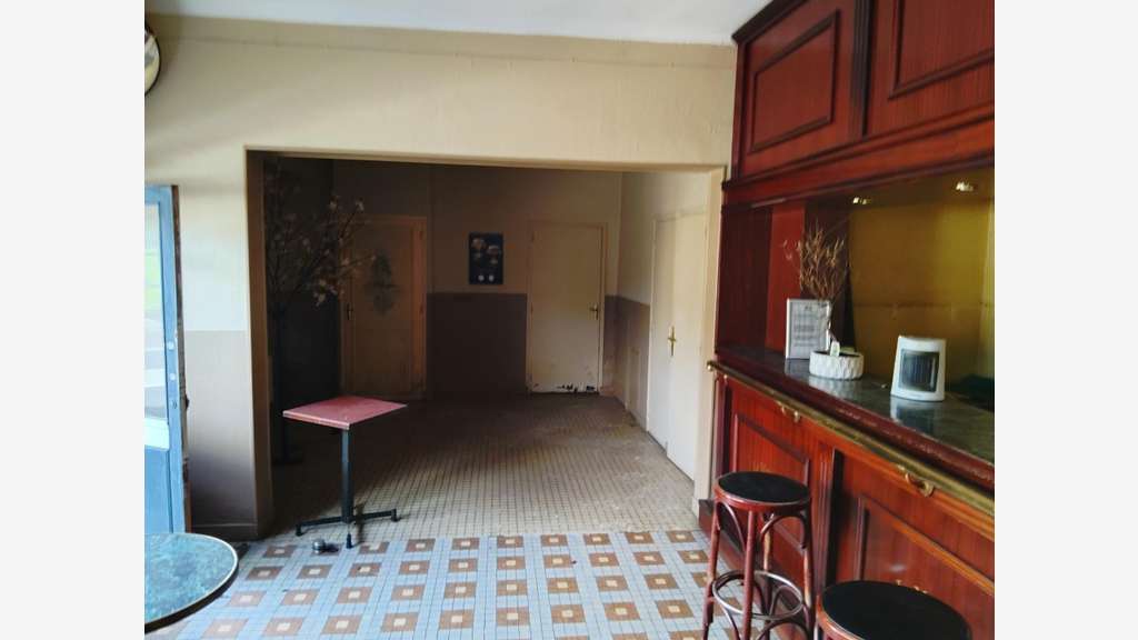 Vente local commercial et logement à Giberville
