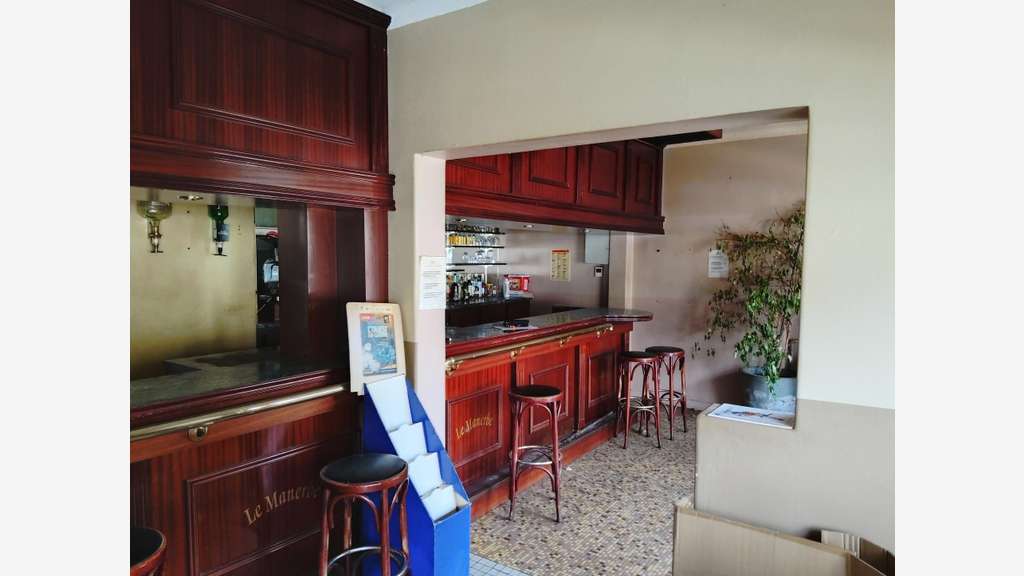 Vente local commercial et logement à Giberville